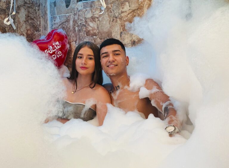 Descubre por qué un spa para parejas en Villavicencio puede ser una excelente experiencia para relajarse, conectar y celebrar juntos.